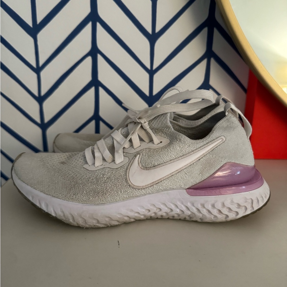Nike Epic React Flyknit Sneakers White/White pink foam SIZE: 7